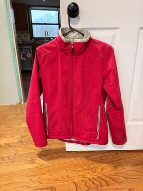 The North Face womens Fleece-Lined Softshell Jacket